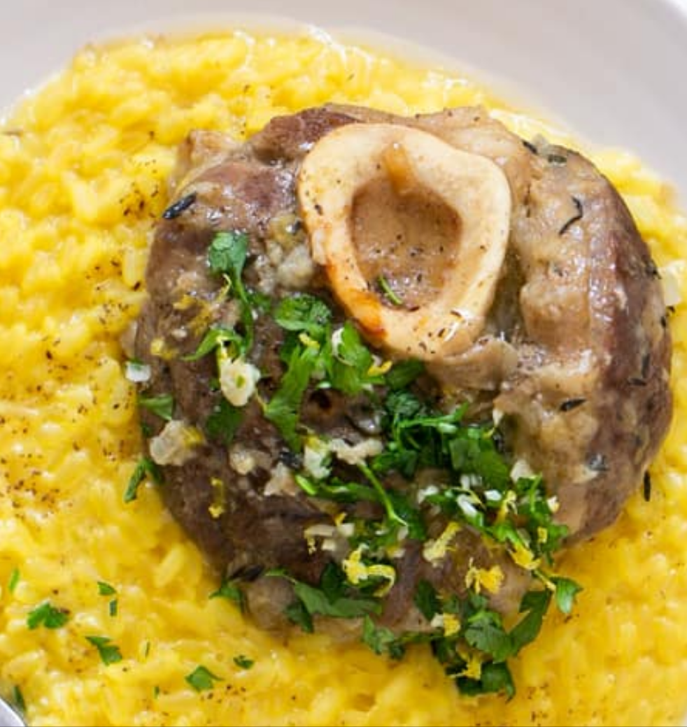 Ossobuco de Veau à la Milanese, garni avec son Risotto au Safran. Spécialité maison, à déguster sans doutes !