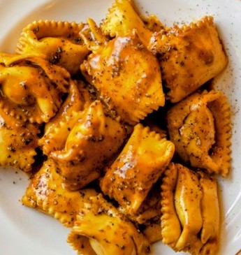 Ravioli " del Plin " en sauce Bolognese de Bœuf