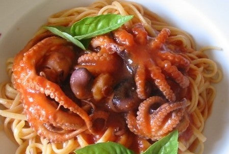 Spaghetti au ptit Poulpes en sauce Busara, typique de Venezia - Spaghetti con i Folpetti alla Busara -  Spaghetti with mini Octopus & Tomato sauce