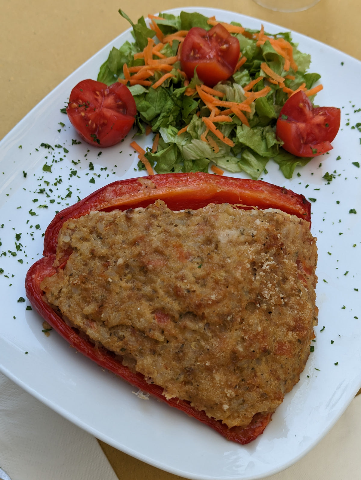 Poivron Farci avec saucisse, bœuf, fromage Provolone, Riz