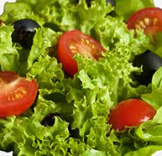 salade vert, tomates,carottes,olives 100% vegan